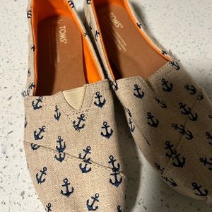 Womens Toms with Anchor Size 8. Brand New. Never worn.